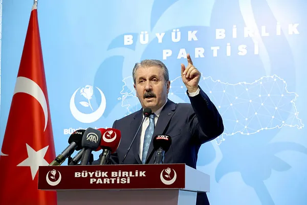 Son dakika: Adalet Bakanı Gül’den anayasa mesajı! Darbe anayasalarının tortularını ortadan kaldıracağız