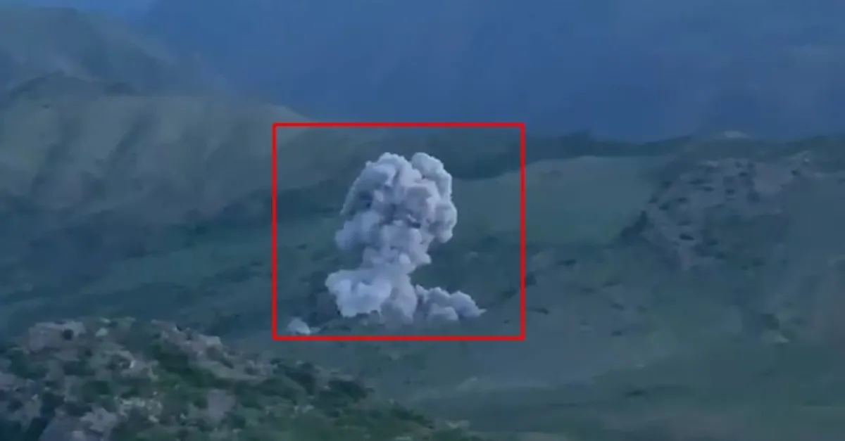 Irak kuzeyinde PKK'ya darbe! İşte Pençe-Şimşek ve Pençe-Yıldırım operasyonlarından bombalama görüntüsü