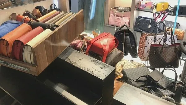 Son dakika: Kapalıçarşı'da İSKİ borusu patladı! Binlerce dolarlık zarar var - 3