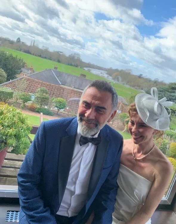 İnci Türkay ve Atilla Saral 11 yılın ardından Londra’da evlendi