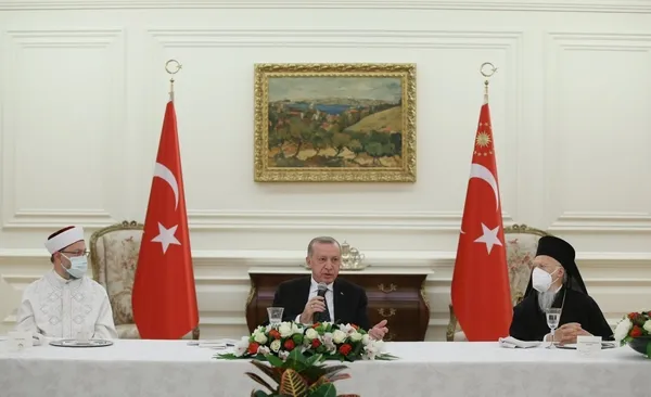 Son dakika: Başkan Erdoğan, azınlık cemaatlerinin temsilcileri ile iftar yemeğinde bir araya geldi - 4