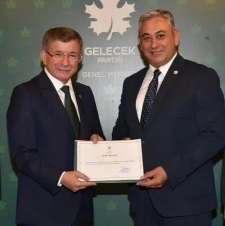 Gelecek Partisi Konak İlçe Başkanı Önder Oktay'dan 3 milyonluk vurgun! "Bakanın oğluyum" yalanıyla düzenini kurmuş - 1