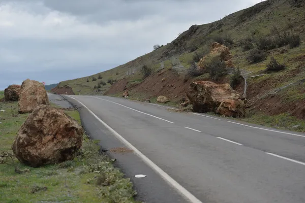 asrin-felaketinin-boyutu-bir-kez-daha-gozler-onune-serildi-tarlalarimizin-yerleri-degisti-1679305179704.jpg Asrın felaketinin boyutu bir kez daha gözler önünde: Tarlalarımızın yerleri değişti - 9