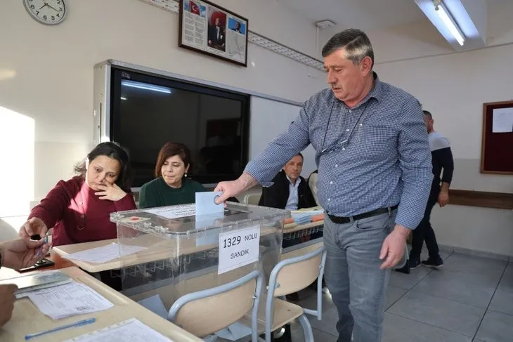 Türkiye yerel yöneticilerini seçiyor! Önce belediye başkanlığı pusulaları sayılacak
