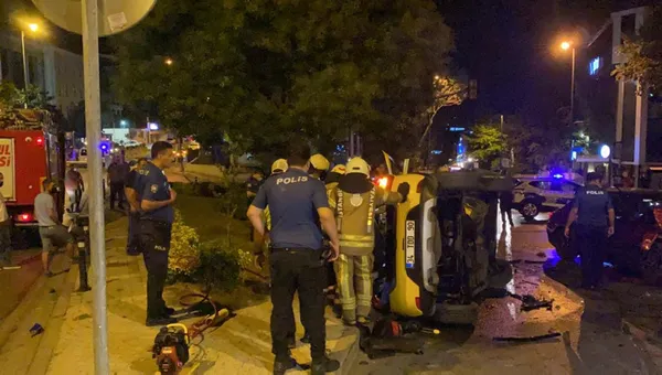 1628392100928.jpg Üsküdar'da feci kaza! Yaralılar uzun uğraşlar sonrası araçtan çıkarıldı - 1