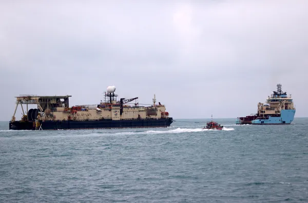 Son dakika: Karadeniz'e doğal gaz borularını yerleştirecek Castoro 10 adlı gemi Filyos Limanı'nda - 1