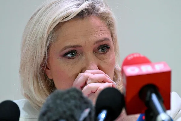Marine Le Pen’den NATO vaadi: Seçilirsem Fransa NATO’nun askeri kanadından ayrılacak
