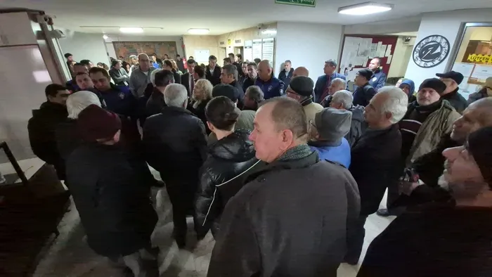 imar-gorusmeleri-gerginlik-yaratti-eskisehir-buyuksehir-belediyesinde-gerginlik-1768491318322.jpg Fotoğraf (İHA)