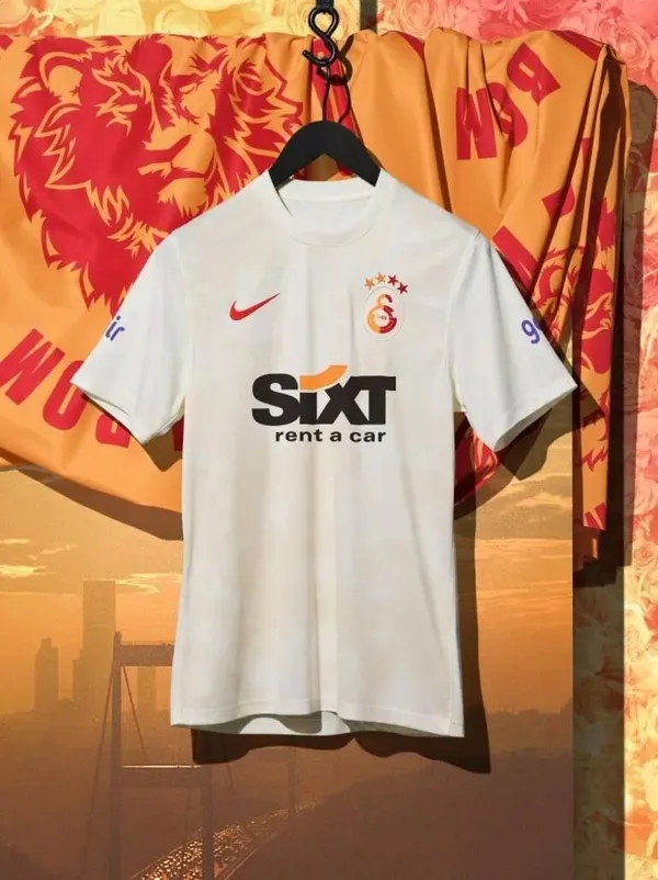 galatasarayin-3-formasi-tanitildi-1631622518308.jpeg Galatasaray'ın 3. forması tanıtıldı! Dikkat çeken detay - 1