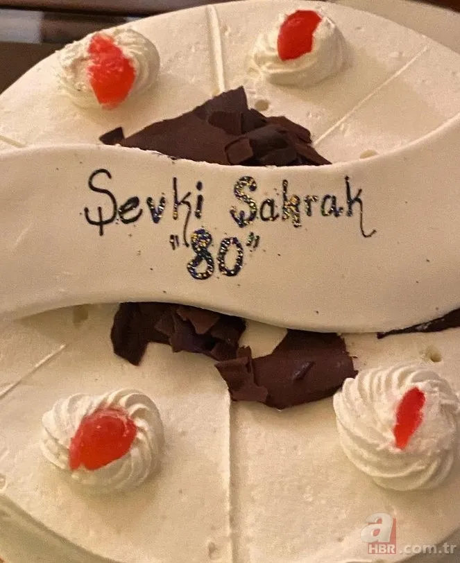 80 yaşındaki Şevket Altuğ yıllar sonra ortaya çıktı! Yedi Bela Hüsnü'nün Cemal'i bakın nasıl değişmiş! Meğer Yeşilçam'ın yıldızı... 3