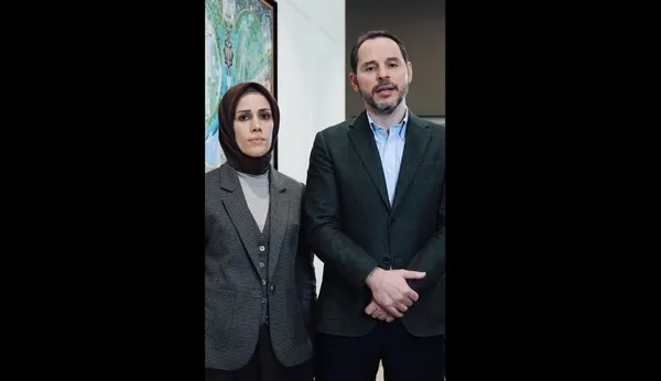 Galata Köprüsü’nde tarihi eylem! Berat Albayrak ve eşi Esra Albayrak’tan anlamlı çağrı: Dik duruşumuzu tüm dünya görecek