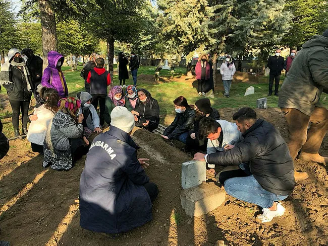 Konya’da 20 yaşındaki Buket başından vurulmuş şekilde bulunmuştu! 3 kişi adliyeye sevk edildi - 3