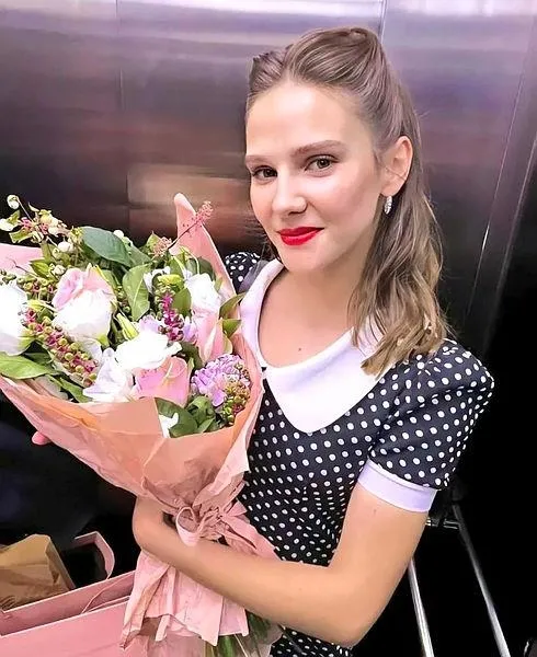 alina-boz-ve-43-yasindaki-sevgilisi-mithat-can-ozerin-portekizde-ask-tatili-800-bin-euroluk-1651902461836.jpeg Alina Boz ve Mithat Can Özer'in Portekiz'de aşk tatili! 800 bin Euro'luk... - 1