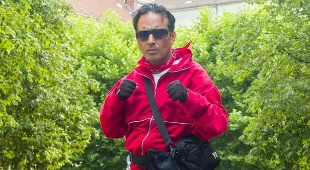 killa-hakan-oldu-mu-son-dakika-killa-hakana-ne-oldu-saglik-durumu-nasil-hastaligi-nedir-neden-yogun-bakima-kal-1654331293578.jpg Killa Hakan öldü mü son dakika! Killa Hakan'a ne oldu, sağlık durumu nasıl, hastalığı nedir, neden yoğun bakıma kaldırıldı? - 3