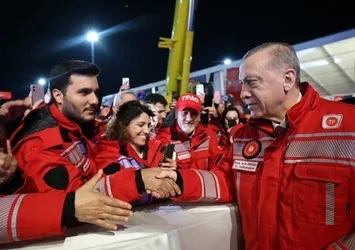 Sabah Gazetesi yazarı Mahmut Övür'den 7'li koalisyona Marshall benzetmesi: İsmet Paşa'nın CHP'si hortlamış gibi karşımızda