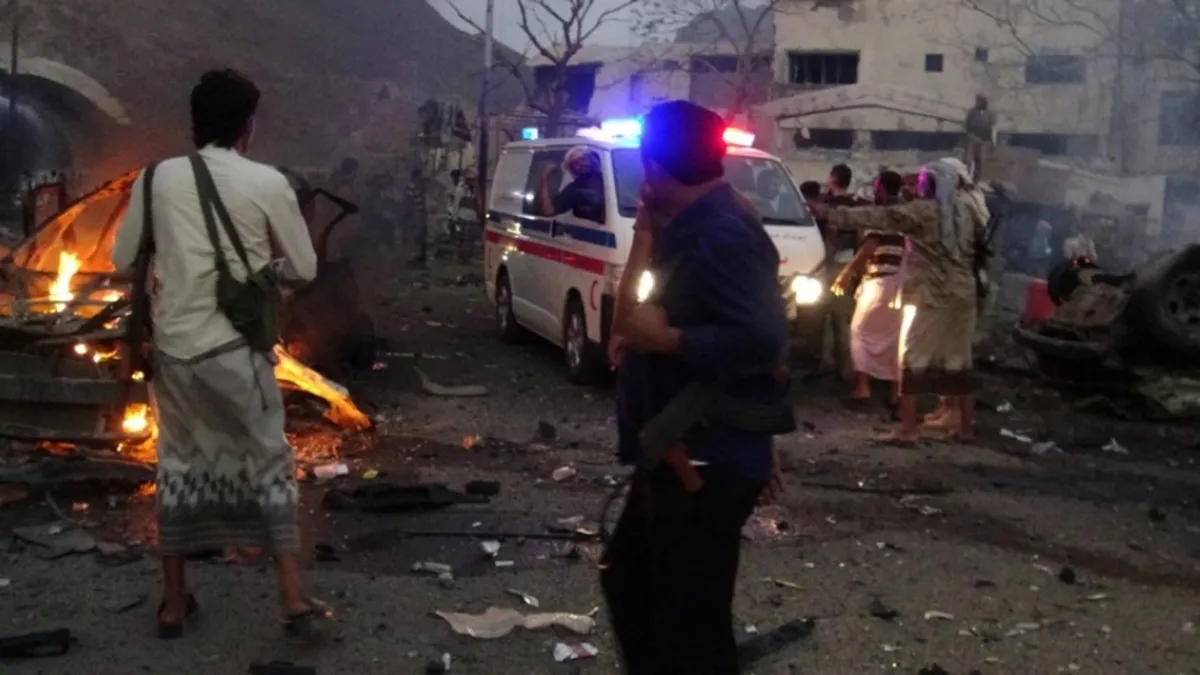 Yemen'deki Kamaran Adası'na 15'ten fazla hava saldırısı!