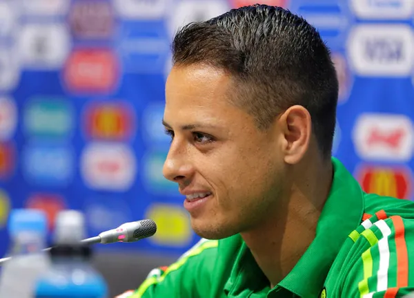 Meksikalı golcü Javier Hernandez resmen West Ham United'da - 1