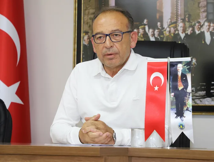 CHP’li Turgutlu belediye başkanı Çetin Akın’dan Tunç Soyer’e sert tepki: Herkes kendi çöplüğünü temizlesin, kimseye şov yaptırmam