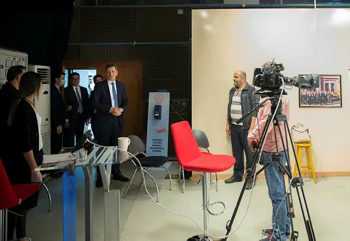 Son dakika: Milli Eğitim Bakanı Selçuk duyurdu: ’EBA Canlı Sınıf’ uygulamasını devreye alıyoruz