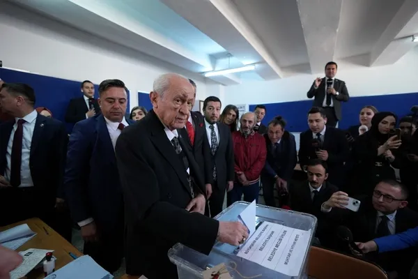 mhp-genel-baskani-devlet-bahceli-oyunu-kullandi-tum-milletimize-tesekkur-ediyorum-1711879222869.jpg MHP Genel Başkanı Devlet Bahçeli oyunu kullandı: Tüm milletimize teşekkür ediyorum - 2