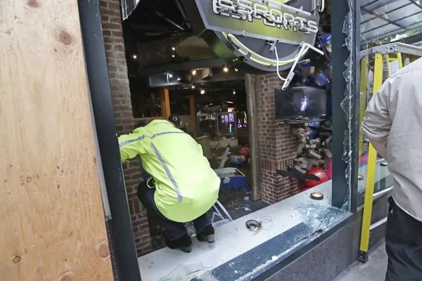 George Floyd protestoları ABD’yi savaş alanına çevirdi! Protestocular dükkan sahibini linç etti