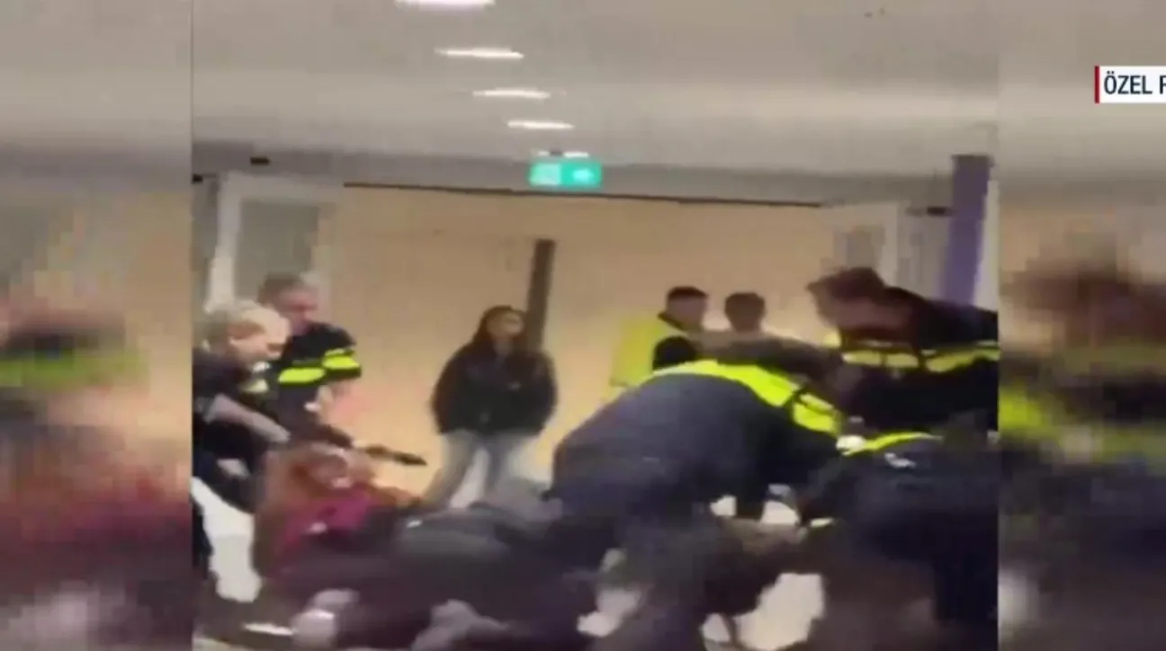 Hollanda polisi hamile kadını darp etti