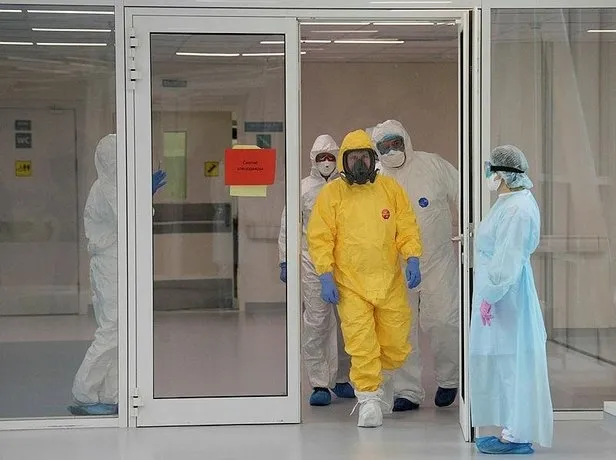 Son dakika: ABD’de ve İngiltere’de korkunç bilanço! Rusya da tüm sınırlarını kapattı