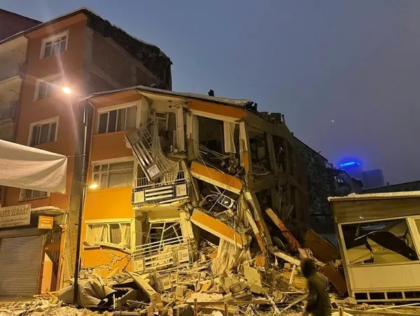 ab-uyesi-10-ulke-turkiyeye-kahramanmaras-depremi-nedeniyle-arama-kurtarma-ekipleri-gonderiyor-1675680570748.jpg AB üyesi 10 ülke Türkiye'ye Kahramanmaraş depremi nedeniyle arama kurtarma ekipleri gönderiyor - 7