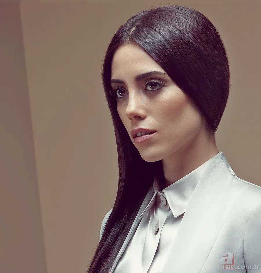 Sefirin Kızı dizisinin yıldızı Neslihan Atagül herkesi şaşırttı 13