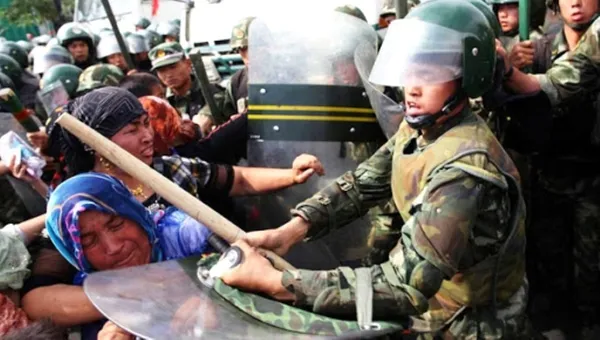 İngiltere’den Çin’e Uygur Türkleri yaptırımı! En büyük insan hakları krizlerinden biri