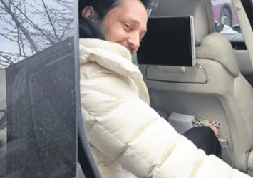 Murat Boz'un yüzü şişti!