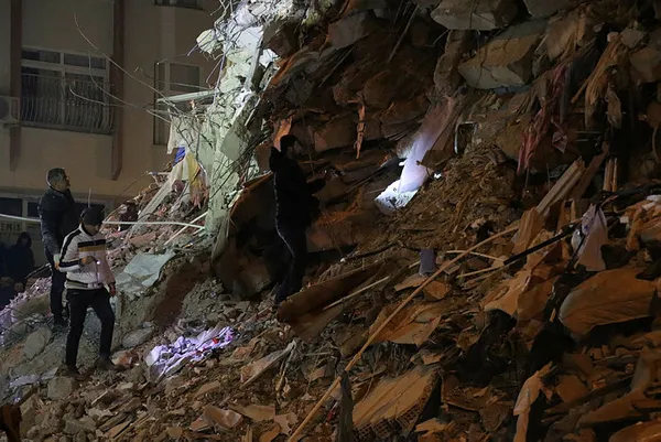 THY’den deprem bölgesine yönelik adım! 4 ilden İstanbul’a uçuşlarda bilet fiyatları 100 TL olarak sabitlendi