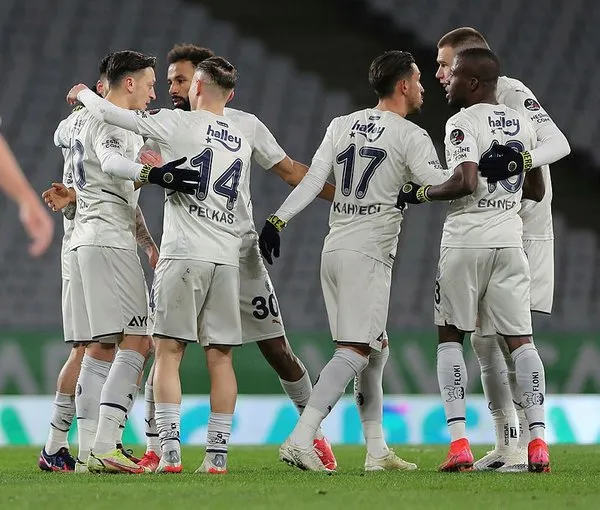 karagumruk-1-fenerbahce-1-mac-sonucu-kanarya-9-kisi-kalan-karagumruke-takildi-1640200402395.jpg