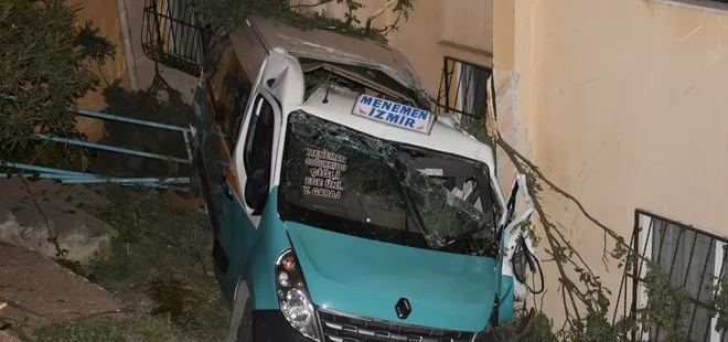 İzmir Menemen’de düğüne giden minibüs apartman bahçesine düştü! 20 kişi yaralandı