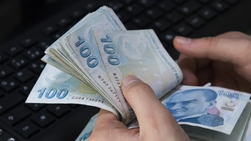 Emekliye maaş farkı bugün hesaplarda! 2 milyon kişiyi ilgilendiriyor
