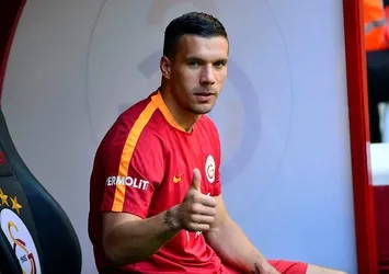 Wesley Sneijder’in forması Lukas Podolski’ye