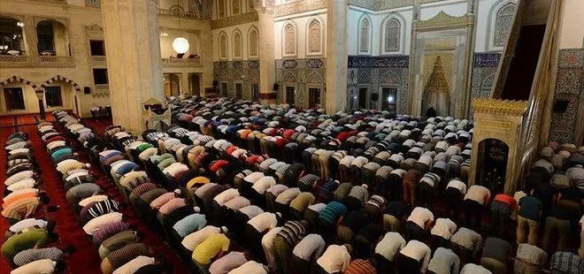 Mübarek Ramazan ayına sayılı günler kaldı! İlahiyatçılardan önemli tavsiye: Teravihi evde kılalım