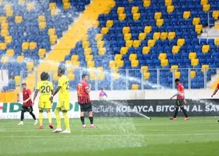 Gençlerbirliği - Fenerbahçe maçında fıskiye şoku!