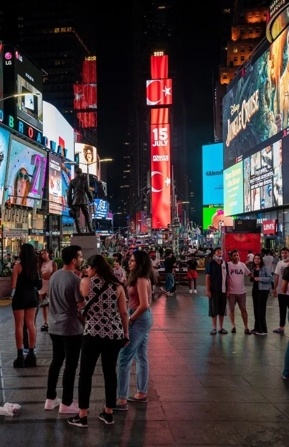 Türkiye'den ABD'de flaş 15 Temmuz mesajı | Times Square meydanında “Türkiye Geçilmez” denildi - 4