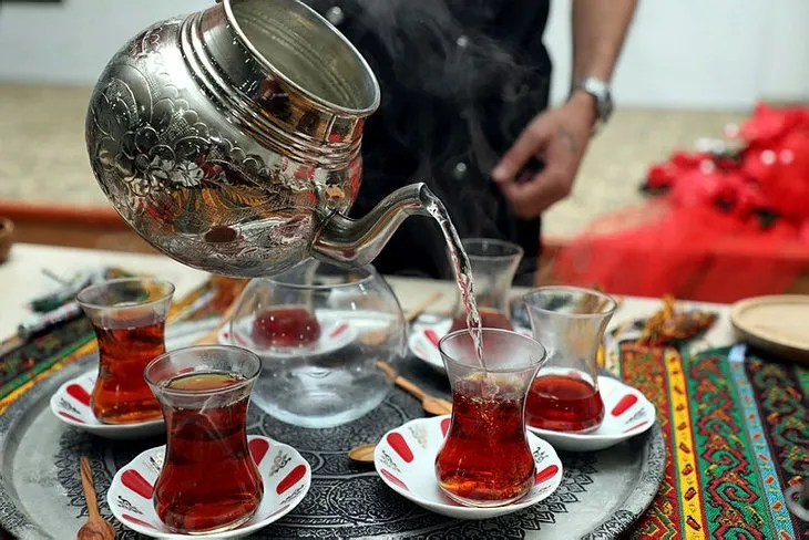 Bilim insanları ömrü uzatan içeceği araştırdı! Çayı bu şekilde tüketirseniz ömrü uzatıyor