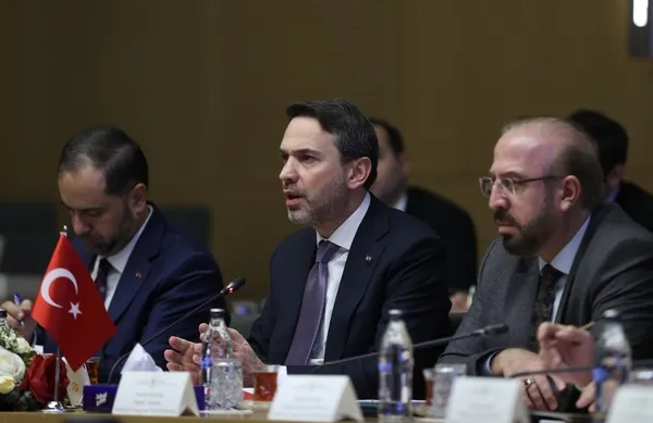 1706023200088.jpg Enerji merkezi: Türkiye! Bakan Bayraktar: İran ile iş birliğimizi daha ileri taşıma konusunda hemfikiriz - 2