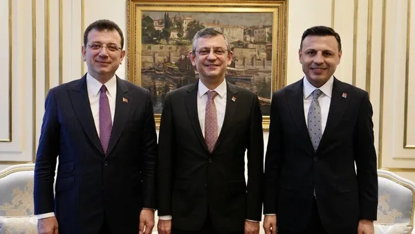 CHP’de büyük sürpriz! İzmir’de Cemil Tugay yerine Tunç Soyer’in adaylığı gündemde! DEM baskısı sonrası apar topar Ankara’ya çağrıldı...