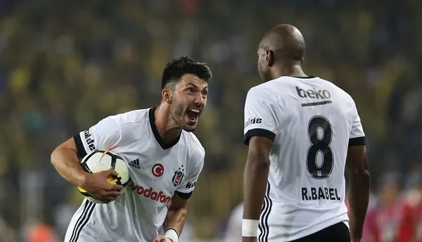 Beşiktaş'ta Tolgay Arslan yeni sözleşme imzaladı - 1