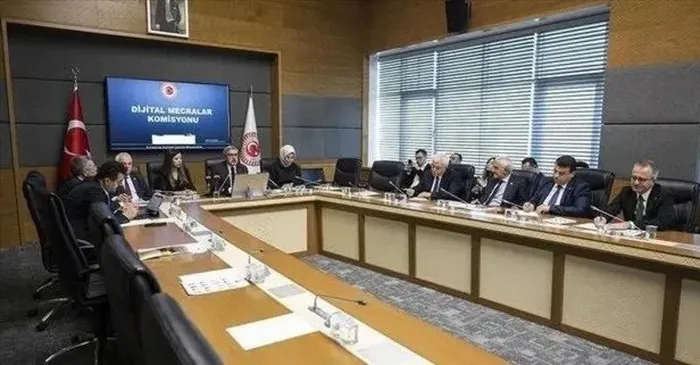 resmi-gazetede-yayimlandi-tbmm-dijital-mecralar-komisyonu-dijital-telif-icin-tatilde-de-calisacak-1720482780904.jpeg Resmi Gazete'de yayımlandı! TBMM Dijital Mecralar Komisyonu 'dijital telif" için tatilde de çalışacak - 5