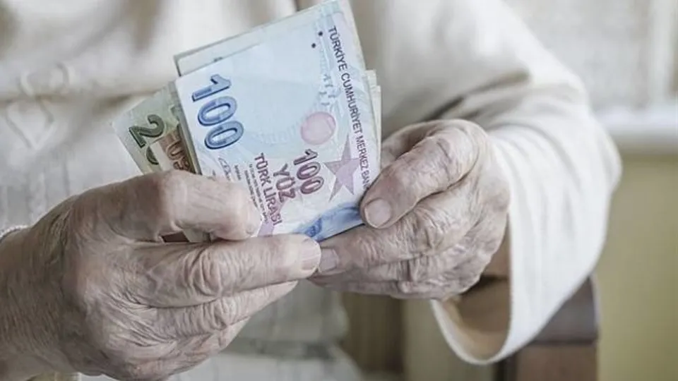 Yüz binlerce emekliyi ilgilendiriyor! Emekli olduktan sonra çalışanlar kıdem tazminatı alabilir mi?