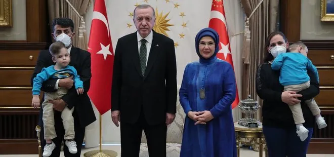 Başkan Erdoğan siyam ikizleri Derman ve Yiğit Evrensel’i Külliye’de kabul etti