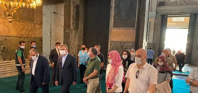 ABD Ankara Büyükelçisi Satterfield Ayasofya Camii’nde! İşte ziyaretten ilk görüntüler