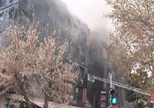 Kadıköy’de 5 katlı binada yangın paniği