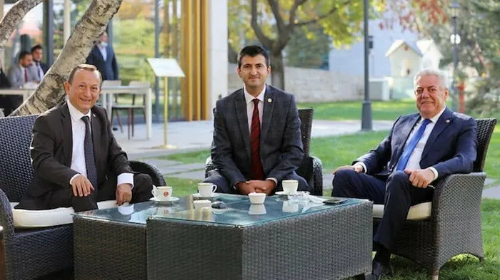 Kılıçdaroğlu’na şok: CHP’li vekiller kazan kaldırdı! Mehmet Ali Çelebi’den Faik Öztrak’a zehir zemberek sözler!