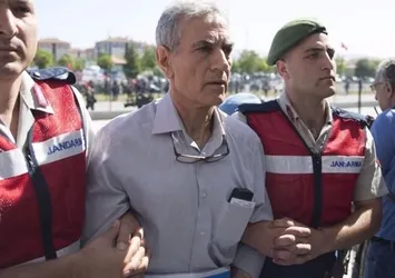 Akın Öztürk: Darbe girişimini onlar yaptı